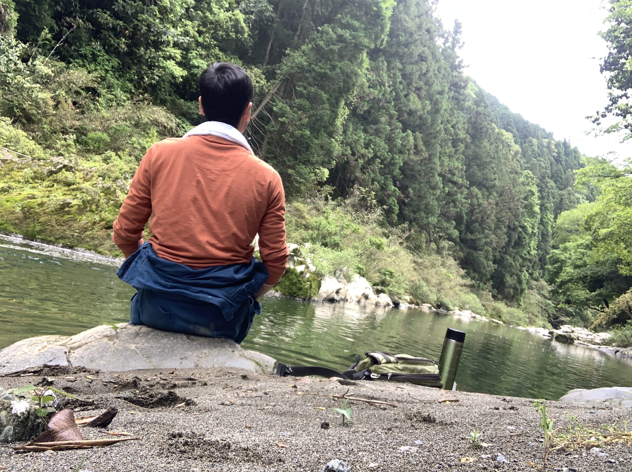 綺麗な川で休憩